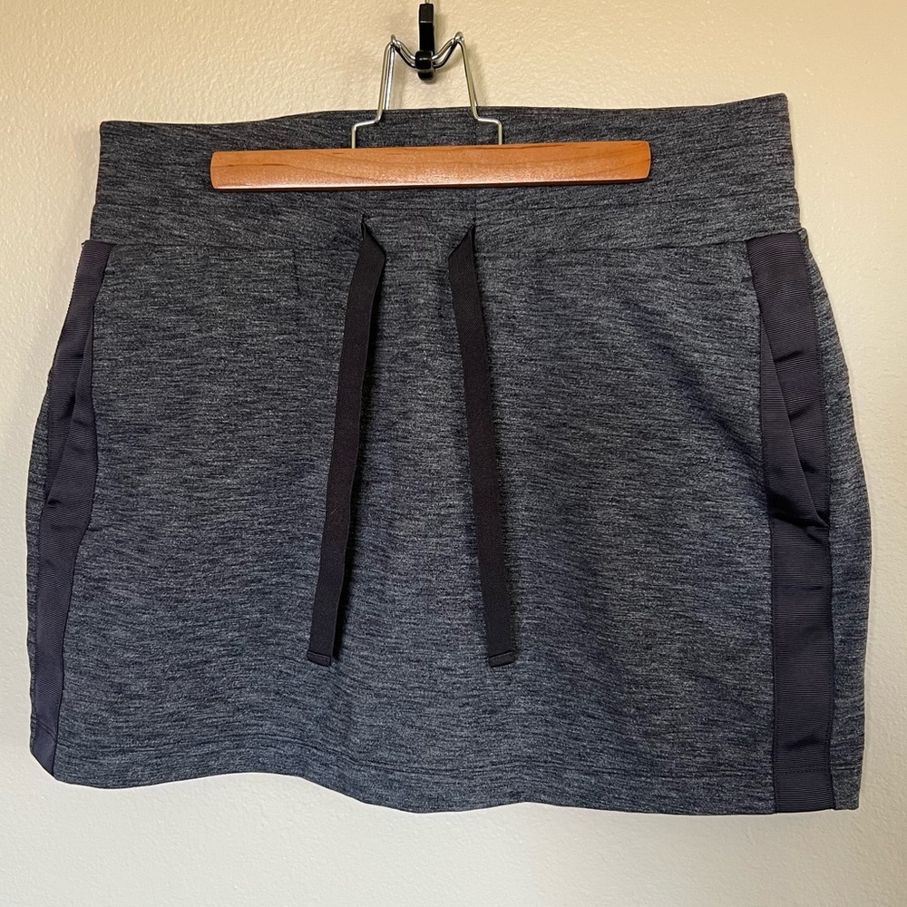 Athleta Drawstring Skort in Dark Heather Gray